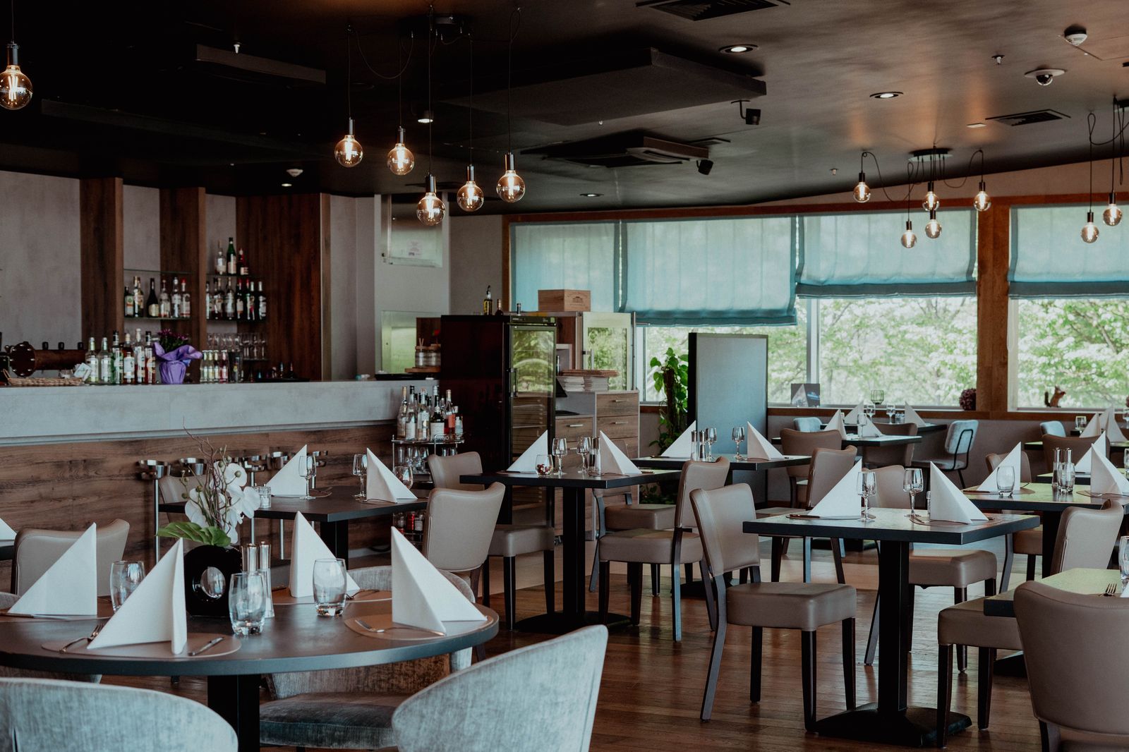 Salle du restaurant et bar